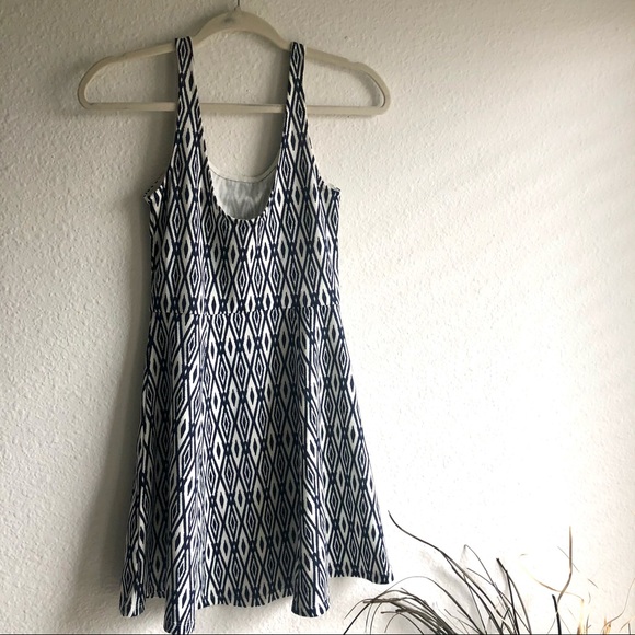 H&M tribal diamond pattern dress - Picture 4 of 6